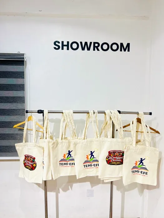 Tote bag